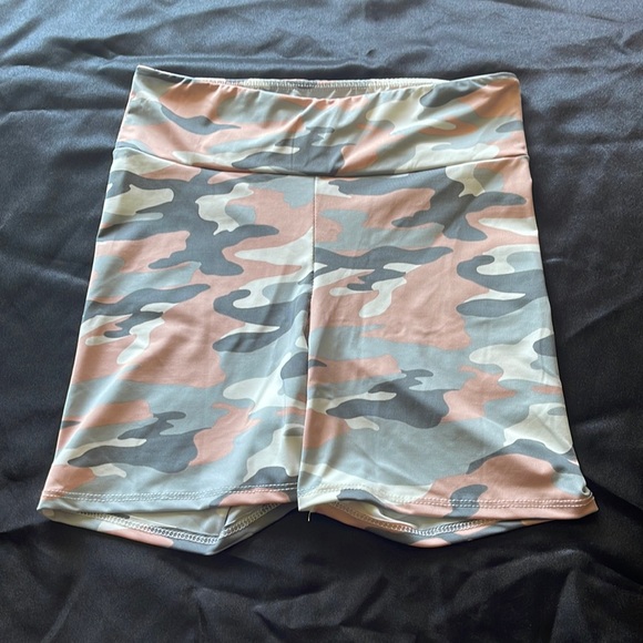 white birch Pants - White birch camo shorts